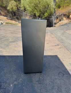 Stainless steel upright freezer convertible (free local delivery)