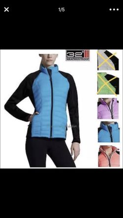 Rain jacket for women, light weight.