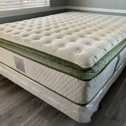 14in Queen Elite Organic Superior Hybrid Gel Memory Foam Pillow Top Mattress and Boxspring 