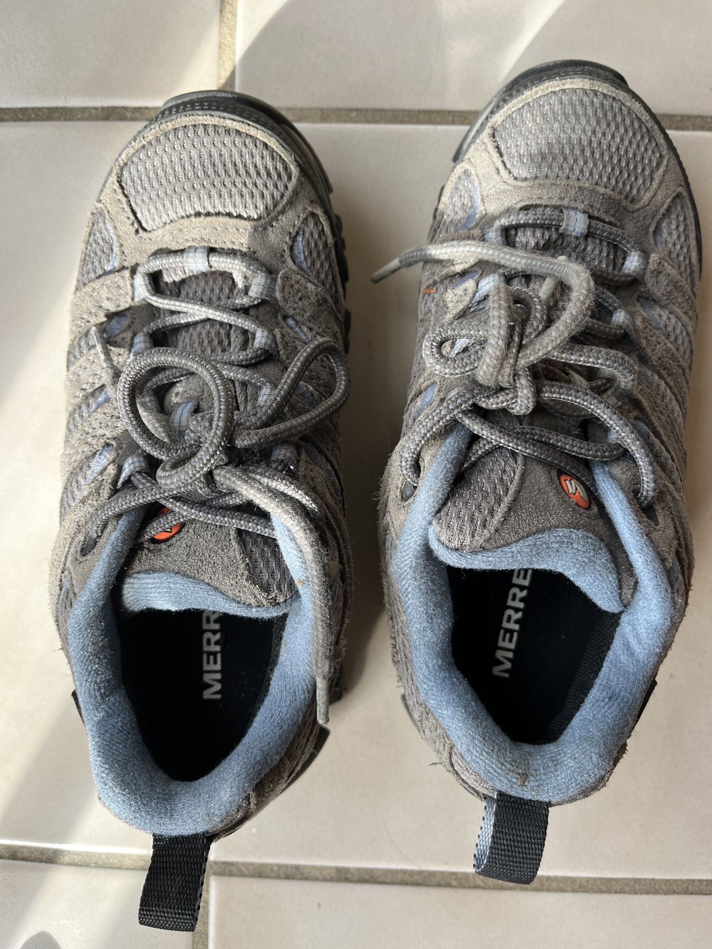 Keene Woman’s Hiking Shoes Size 6.5