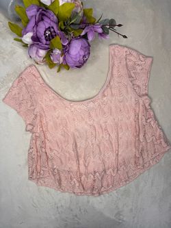 Charlotte Russe Pink Lace Flowy Crop Top - Women’s