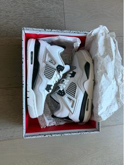 Jordan 4 Military Black 5.5Y Brand new with flaws