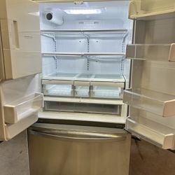 LG Stainless Steel Refrigerator Freezer With Water & Ice Dispenser