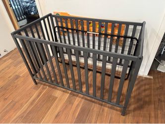 Free crib.
