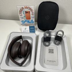 New Beats Studio Pro Deep Brown. Open-Box