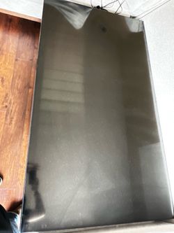 75’ 4K Samsung TV with mount