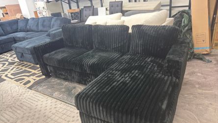 New 92x69 furry corduroy sectional couch / free delivery