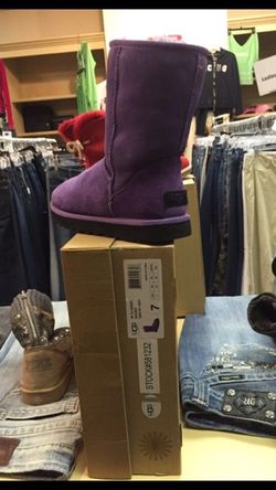 New purple Uggs boots size 7