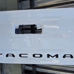 2016 2017 2018 2019 2020 2021 TOYOTA TACOMA TAILGATE