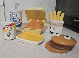 McDonalds - White Castle 1988 Vintage "Fun With Food " Play Set