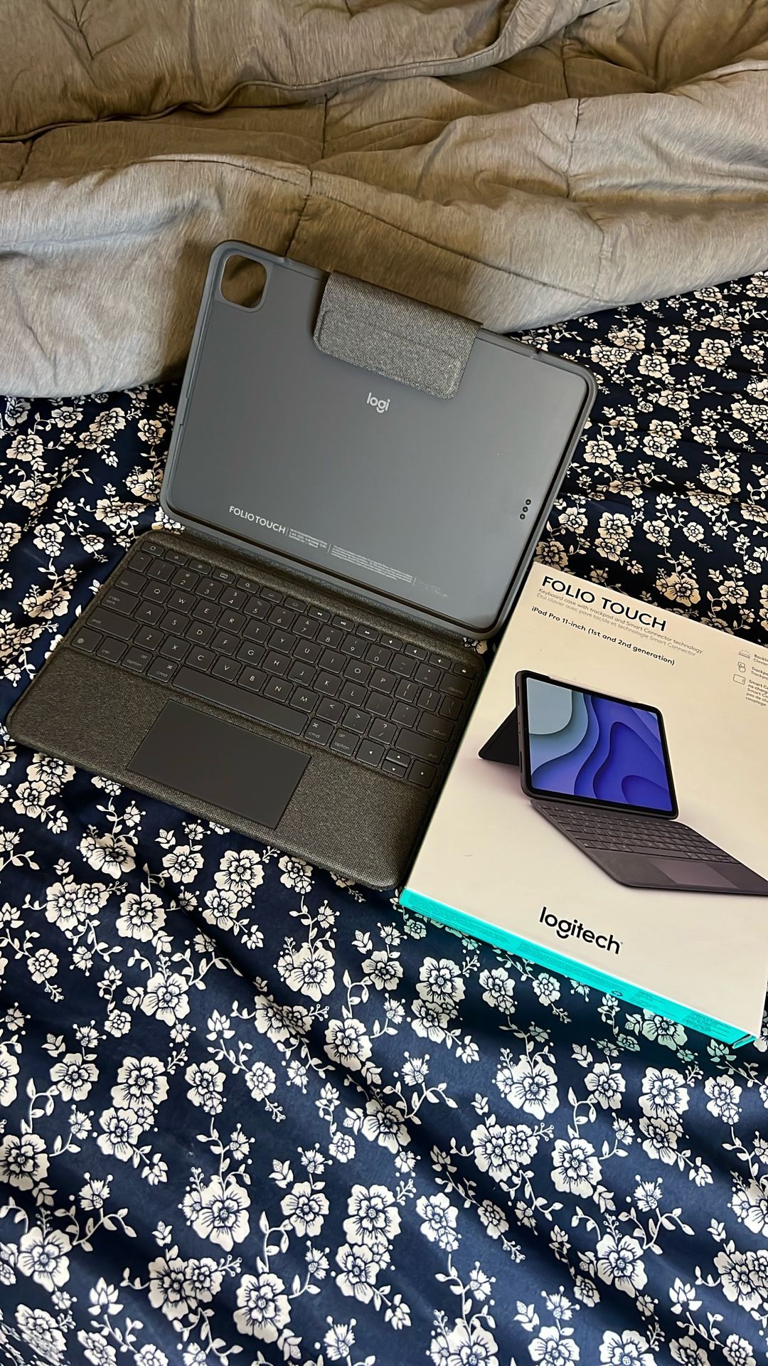 Logitech Folio Touch Ipad Pro 11 Inch First And Second Generation