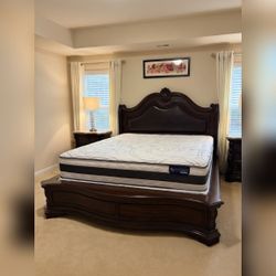 King Bedroom Set, Dark Wood Frame with 4 Cabinets - Like New – Charlotte, NC
