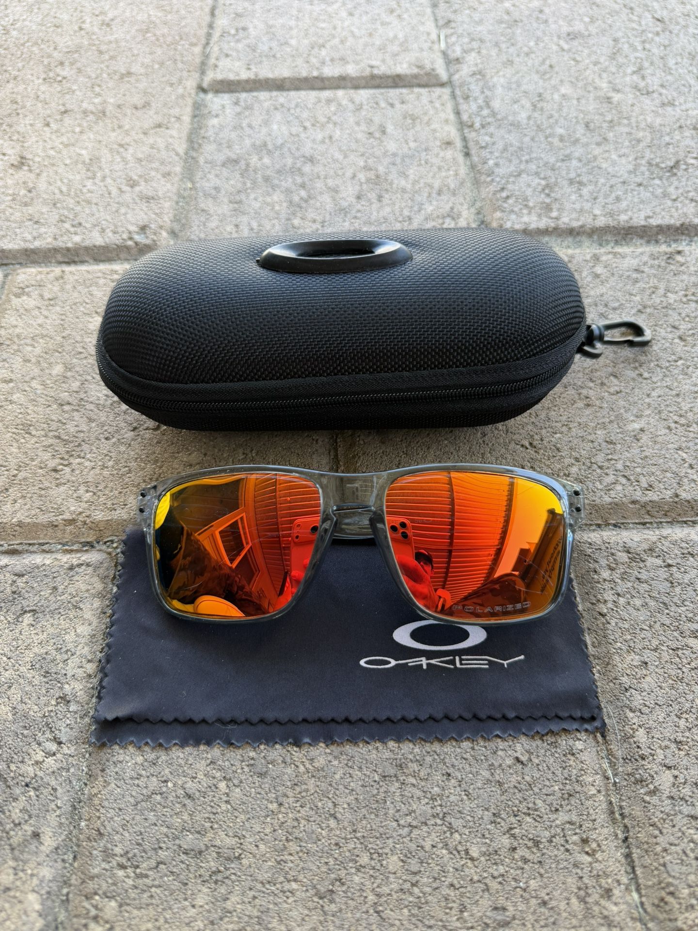 Oakley Holbrook Sunglasses Clear Frame Red Fire Iridium Prizm Polarized Lenses W/ Case Cloth