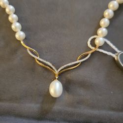 Sofia Pearl Necklace