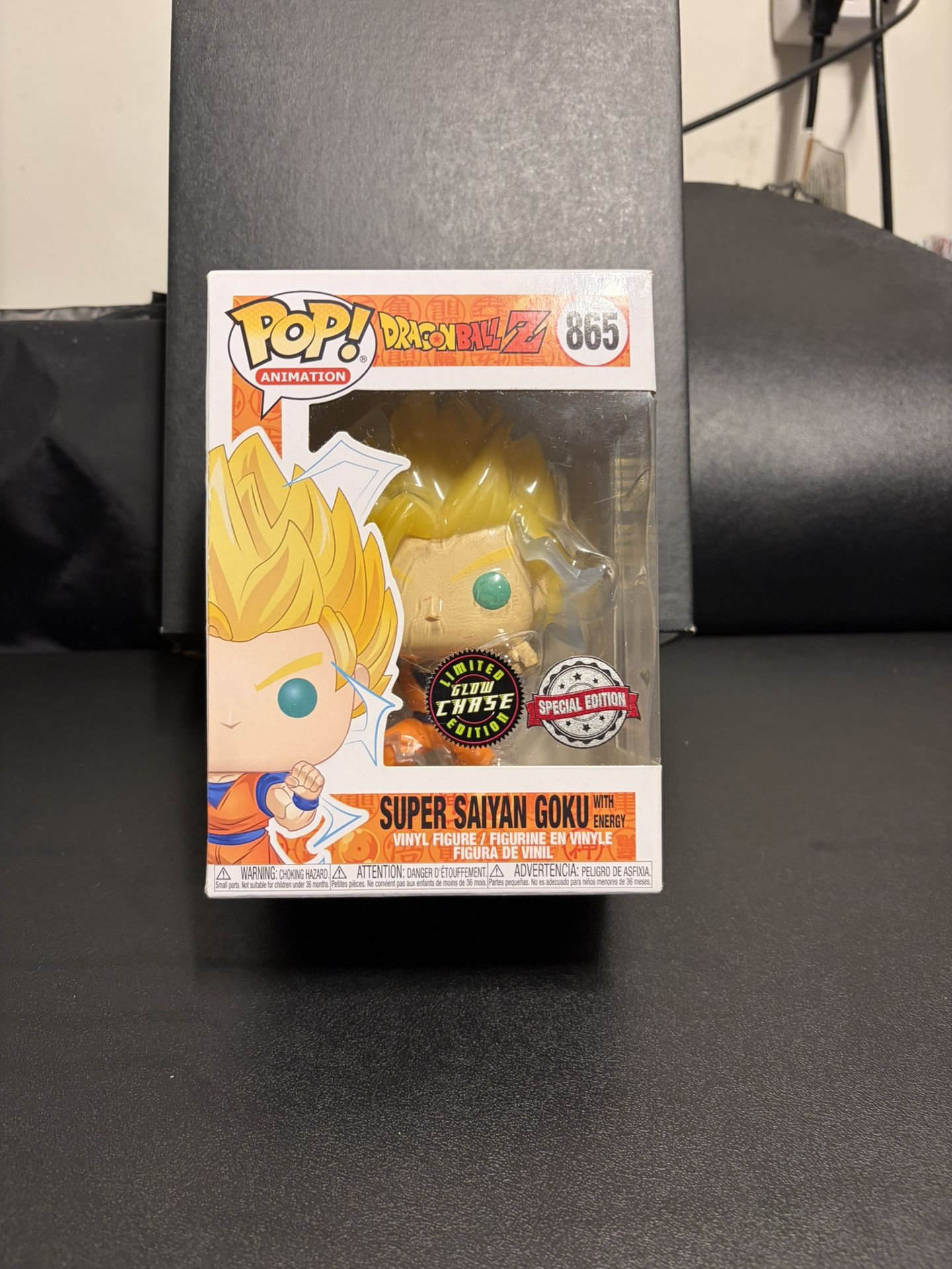 Dragon Ball Z: Super Saiyan Goku with energy limited special edition glow chase