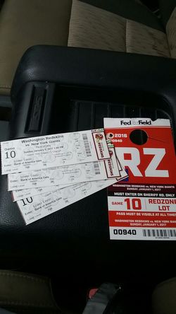 Redskins Giants tickets with Parking pass