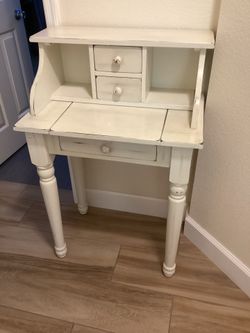 Small white Desk