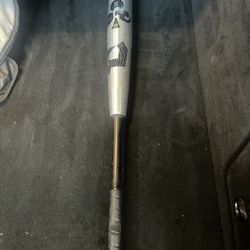 DeMarini Goods Size 32 