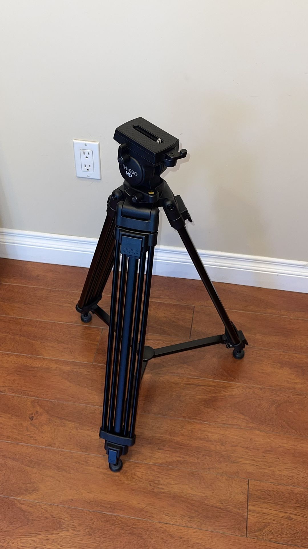 Tripod | Libec TH-650HD - NEW