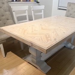 Dinning Table 
