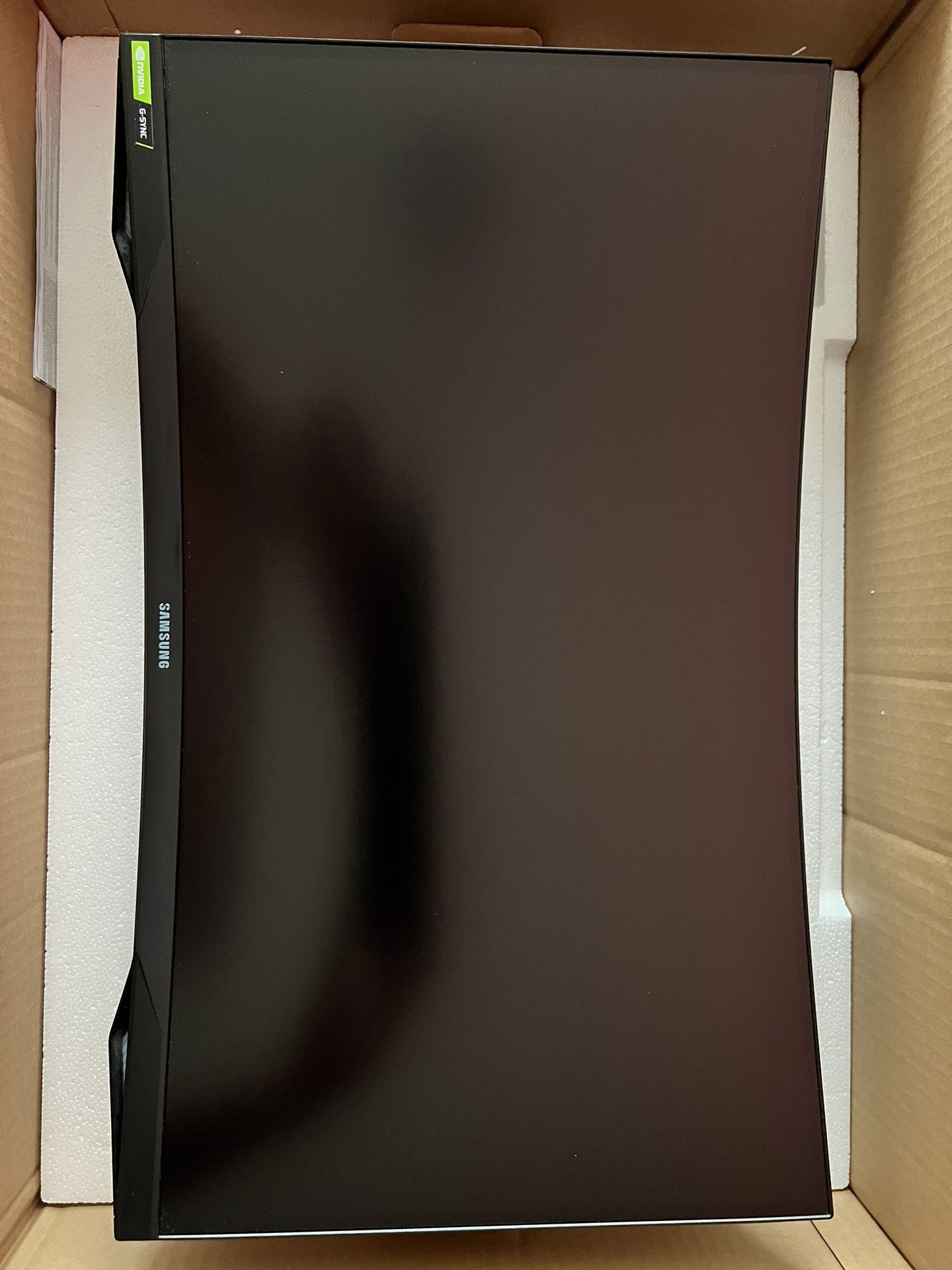 Samsung Odyssey G7 27” Curved Gaming Monitor