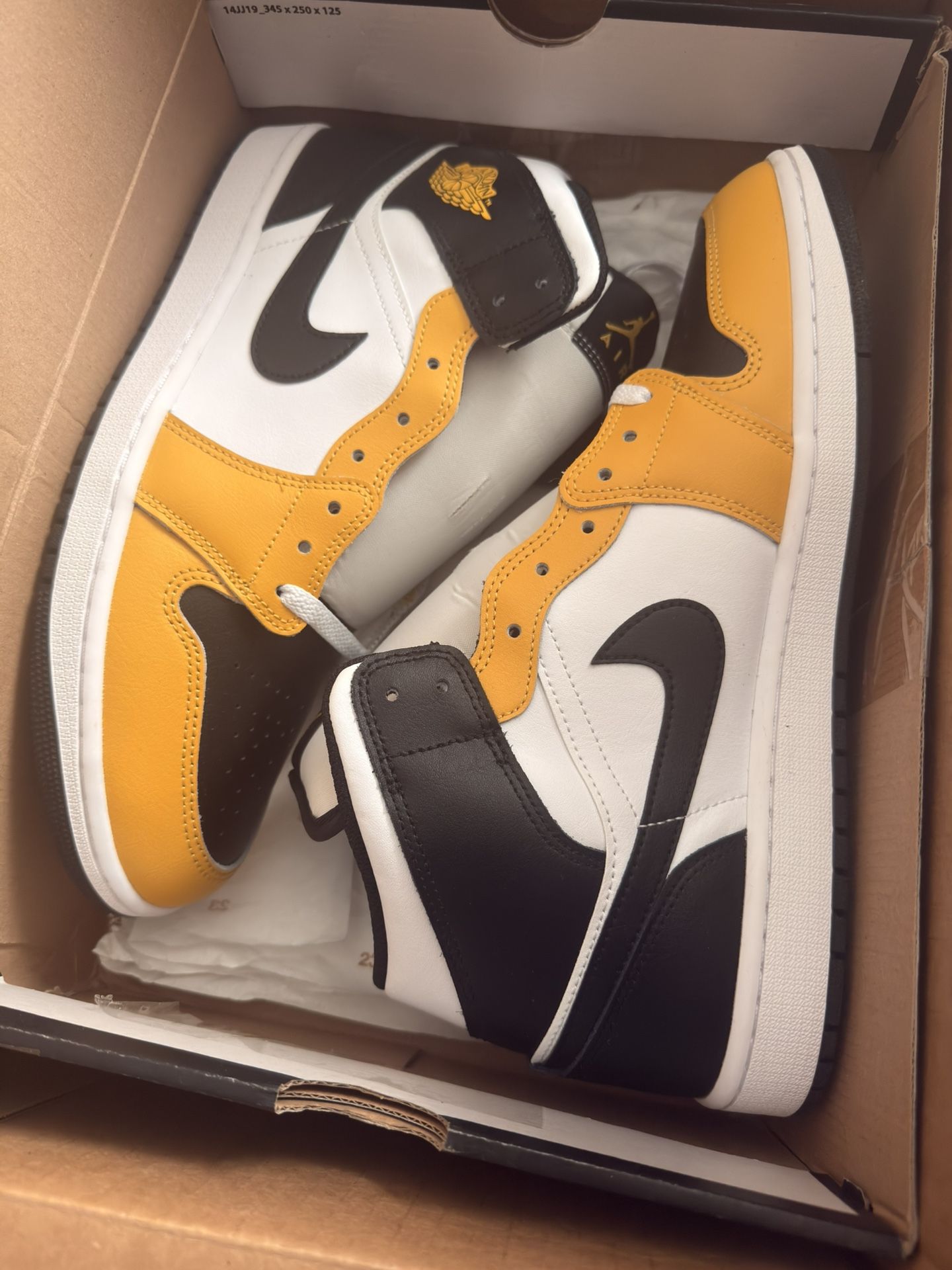 Air Jordan 1 Willing To Trade If You Have A Size 8.5 In Good Condition Even If Used