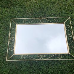 Display Tray With Mirror