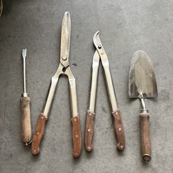 Garden Tool Set – 4-Piece Metal & Wood Handle Tools
