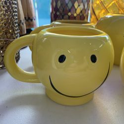 Smiling Face Mug 