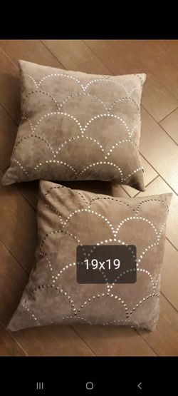 2 pillows