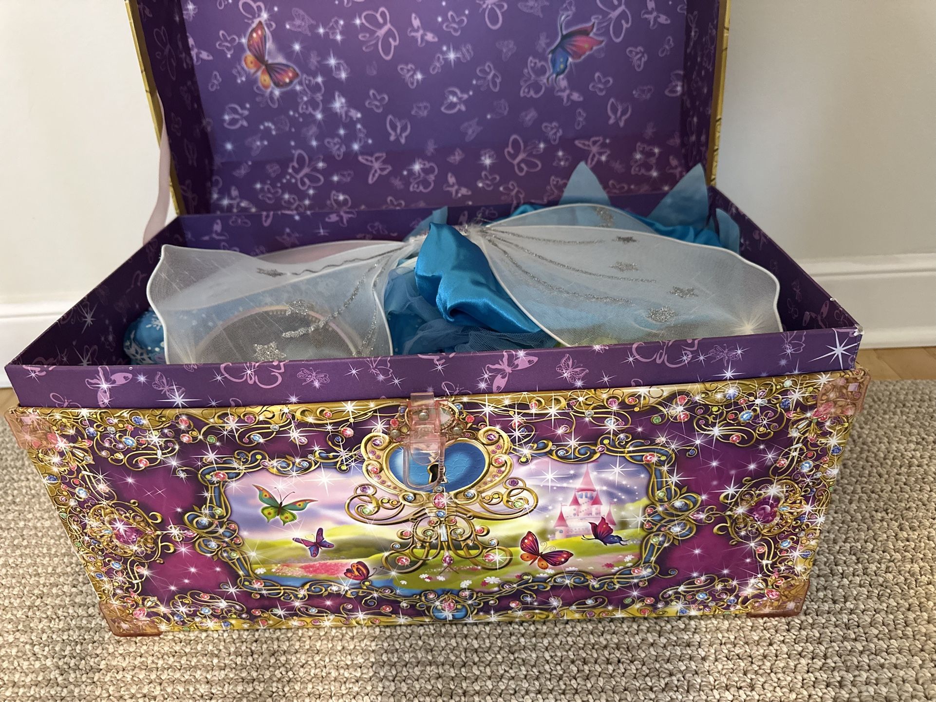Princess dress up with treasure box