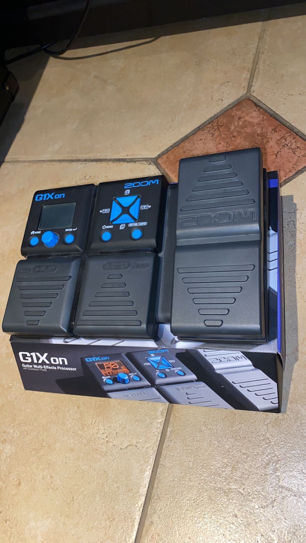 Zoom G1XOn Multi Effects Guitar Pedal - www.disolcolor.com