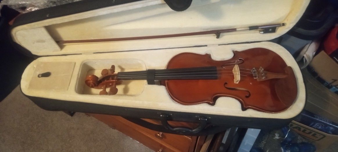 Barcelona Violin& Case 