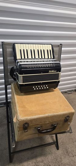 ACORDEON HECHO EN ITALYA $250