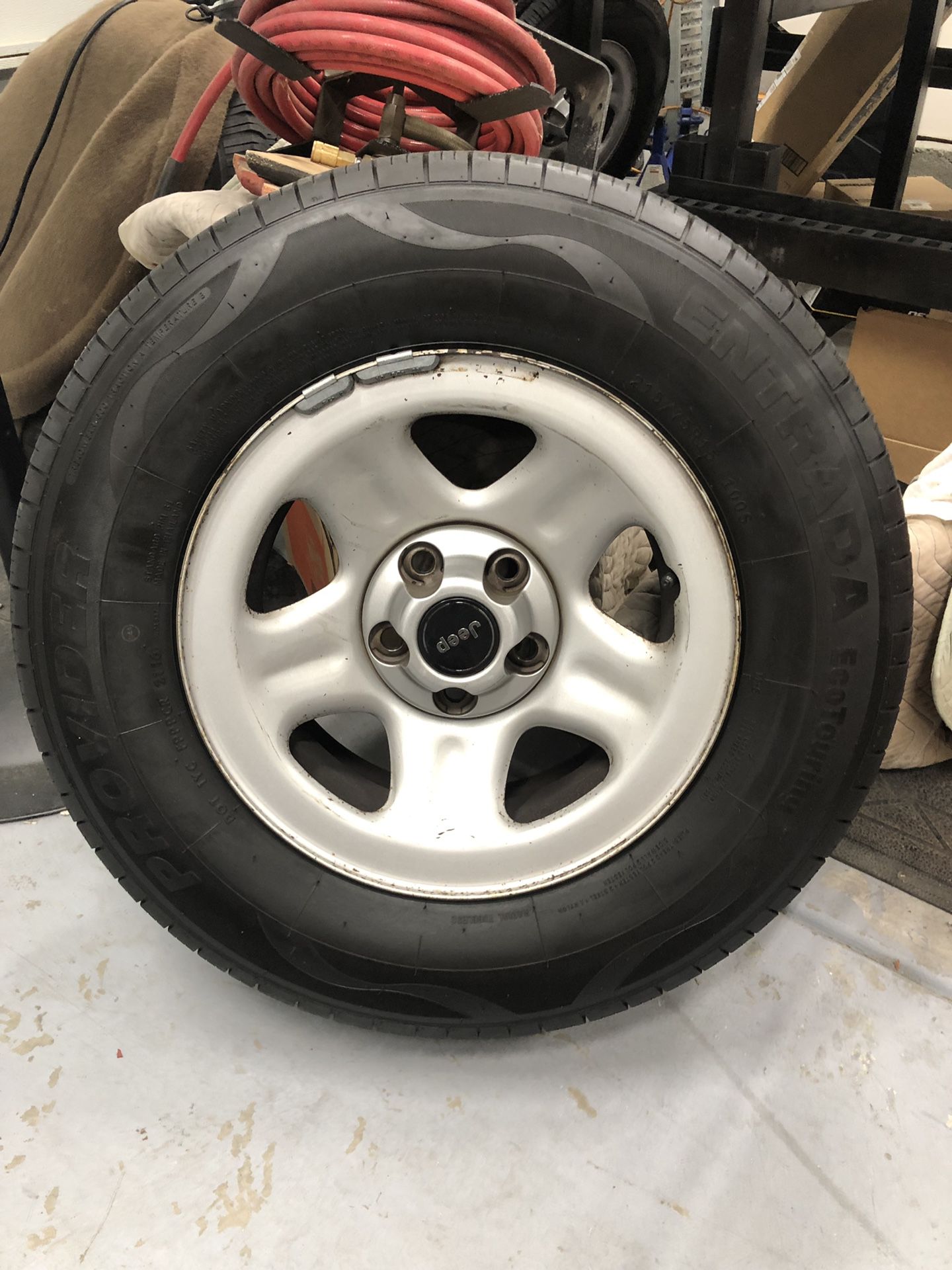JEEP CHEROKEE WHEELS AND TIRES