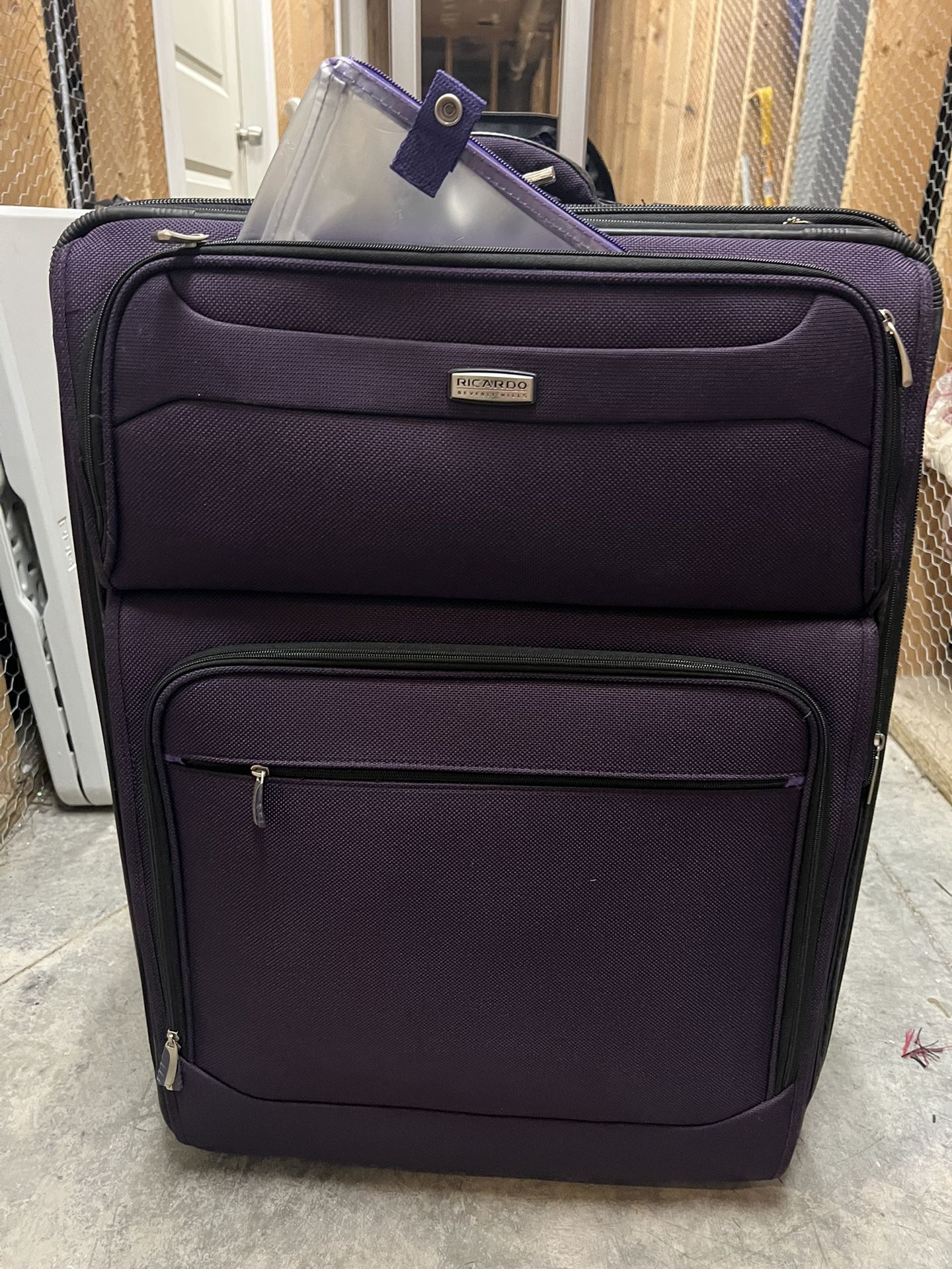 Large Suitcases Ricardo