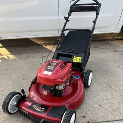 Toro Recycler 22” / 6.5 HP Motor / 149cc Self Propelled Lawn Mower & Personal Pace feature 