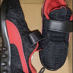 Toddler SIZE9 Pumas 