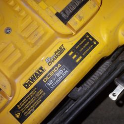 Dewalt Fast Charge Battery Charger & Batteries 