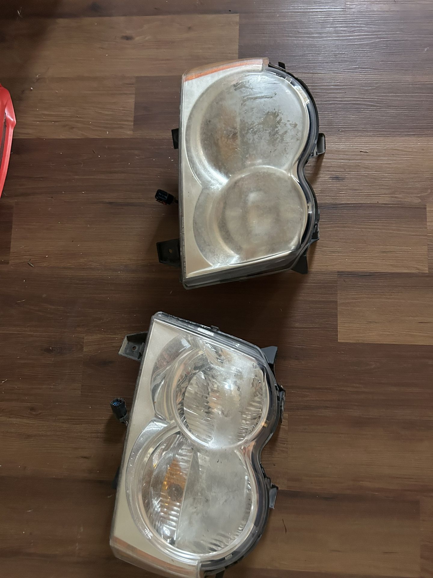 2005-2007 Jeep Grand Cherokee Headlights