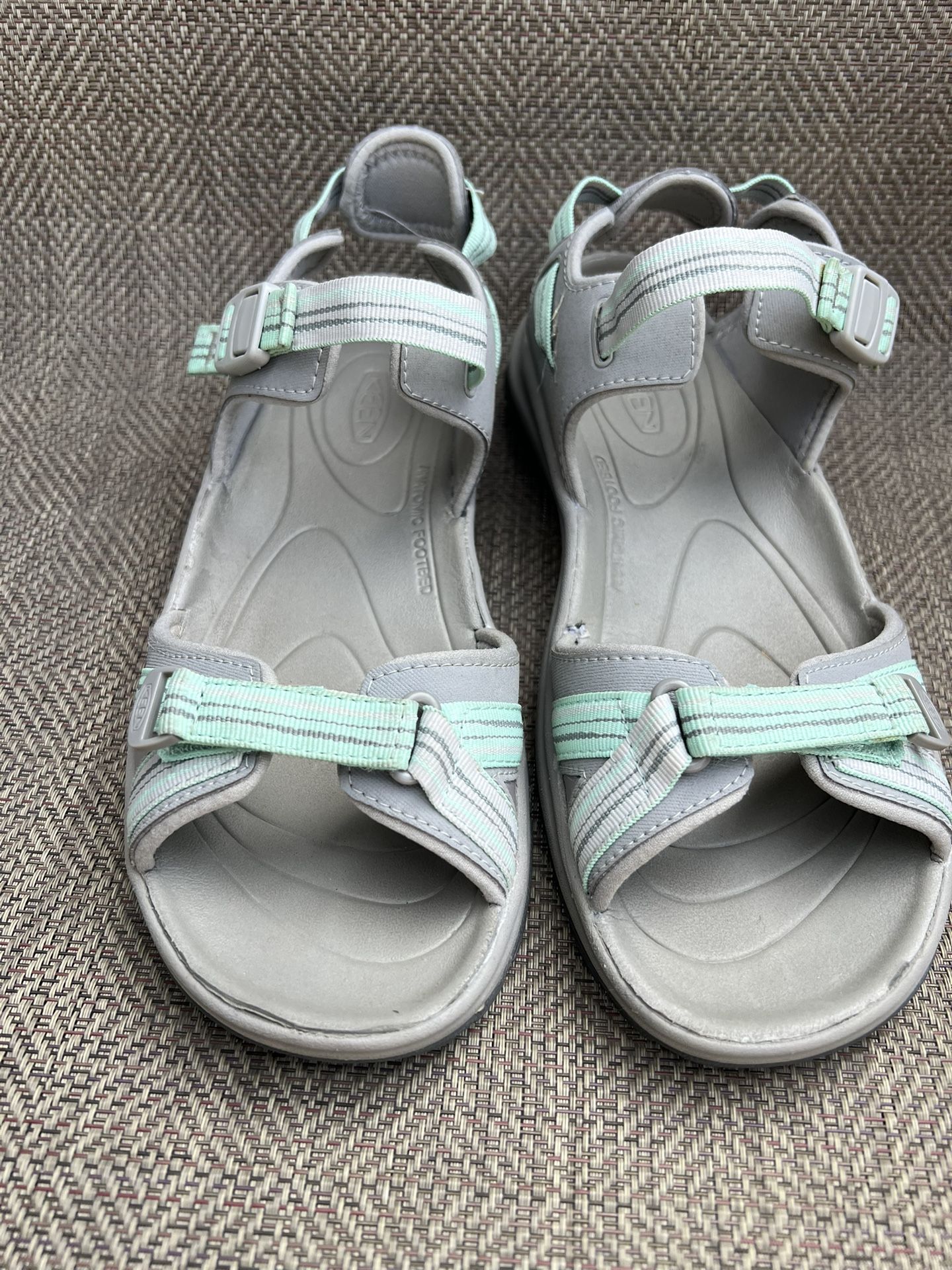 Keen Womens Sandals Size 9