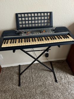 Yamaha PSR-280 Electronic Keyboard with Stand