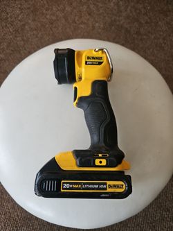 DEWALT 20V Max Cordless Work Light