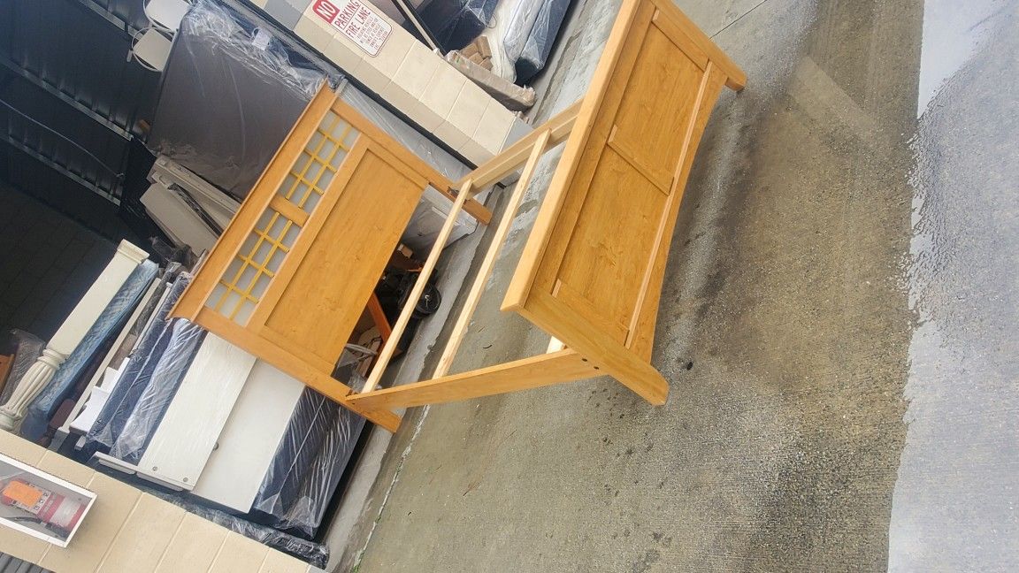 Queen Bed Open Box As Is With Boxpring And Mattress Bamboo Pillow Top 420