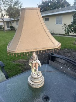 Antique Vintage Colonial Lamp