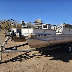 Pontoon Boat 