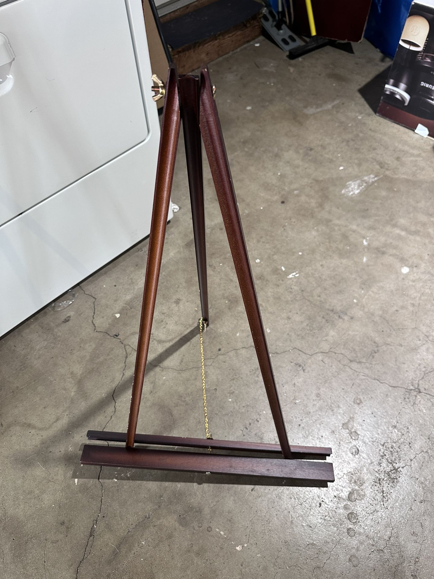 Easel