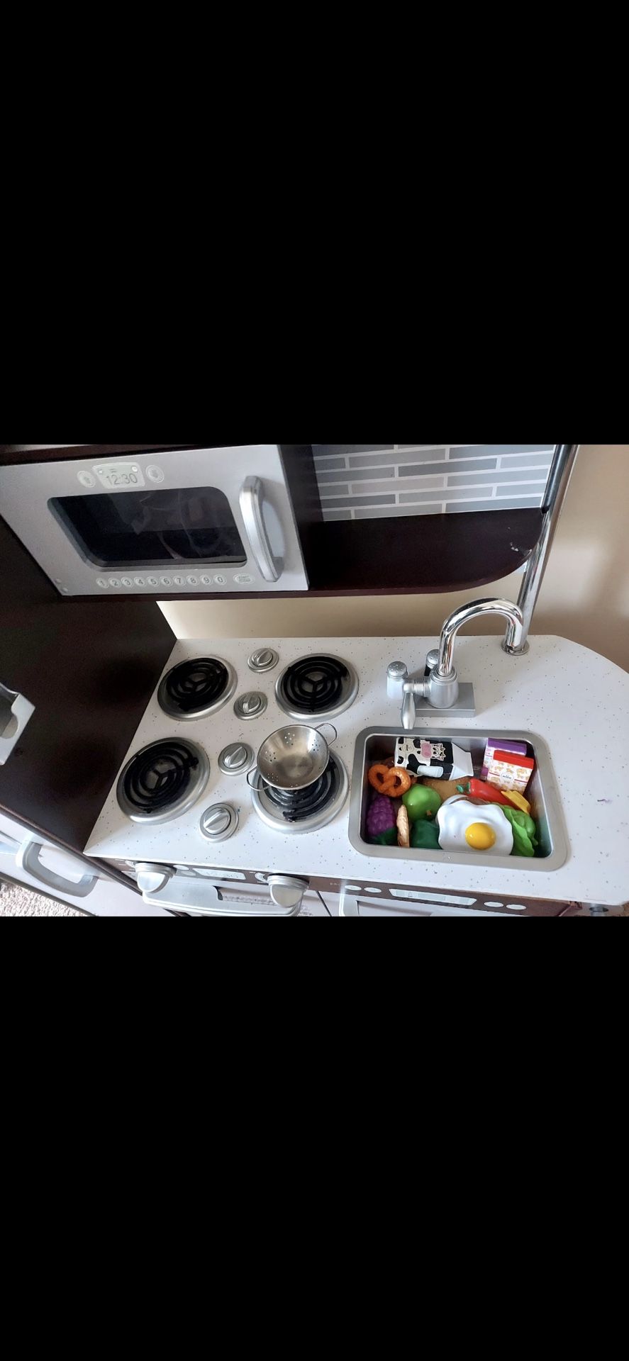 Children’s Kitchen Play