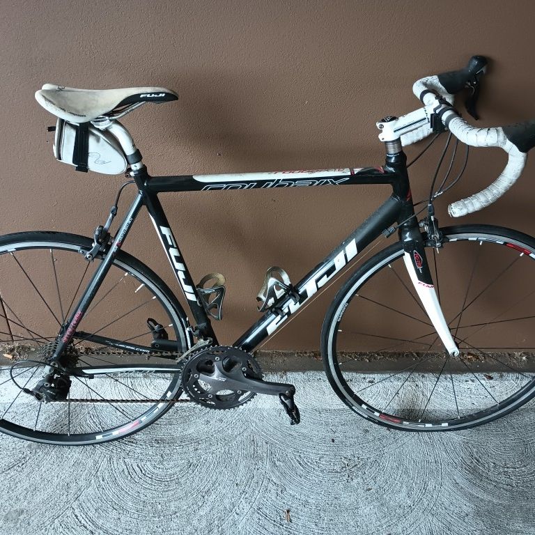 Fuji Roubaix 1.0 2011 for Sale in Santa Rosa, CA - OfferUp