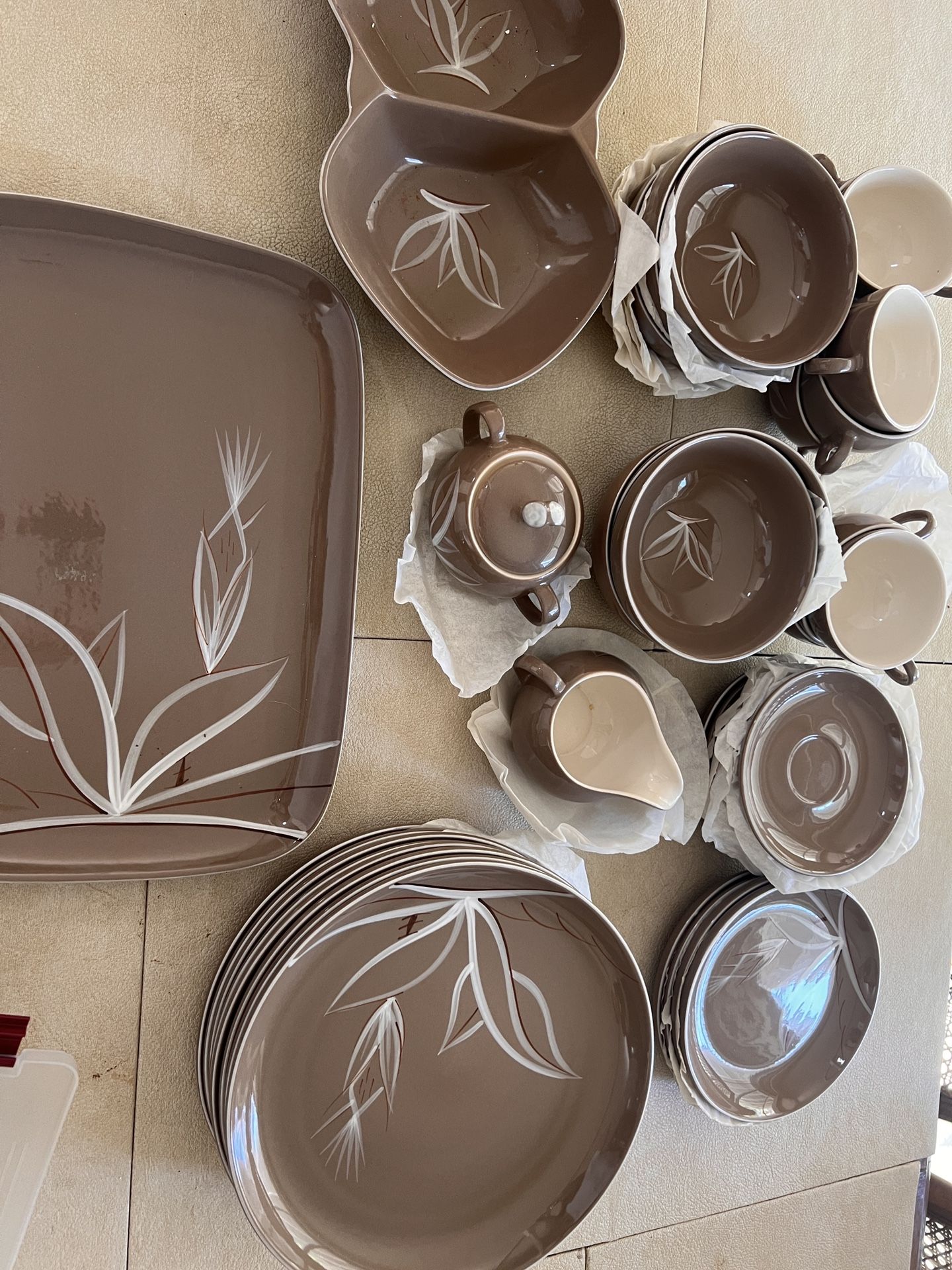 Porcelain Winfield Dishware Set